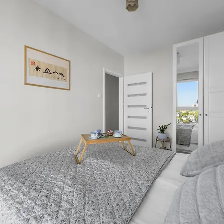 Praga - 57m2, Parking, Balcony - By Rentujemy Apartamento