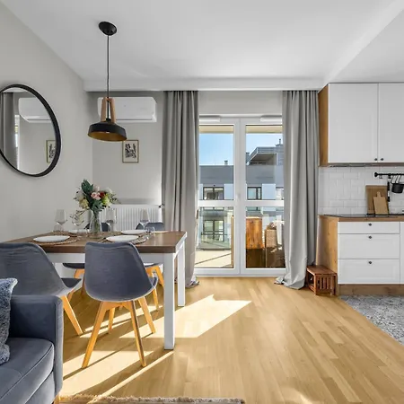 Praga - 57m2, Parking, Balcony - By Rentujemy Apartamento Varsóvia